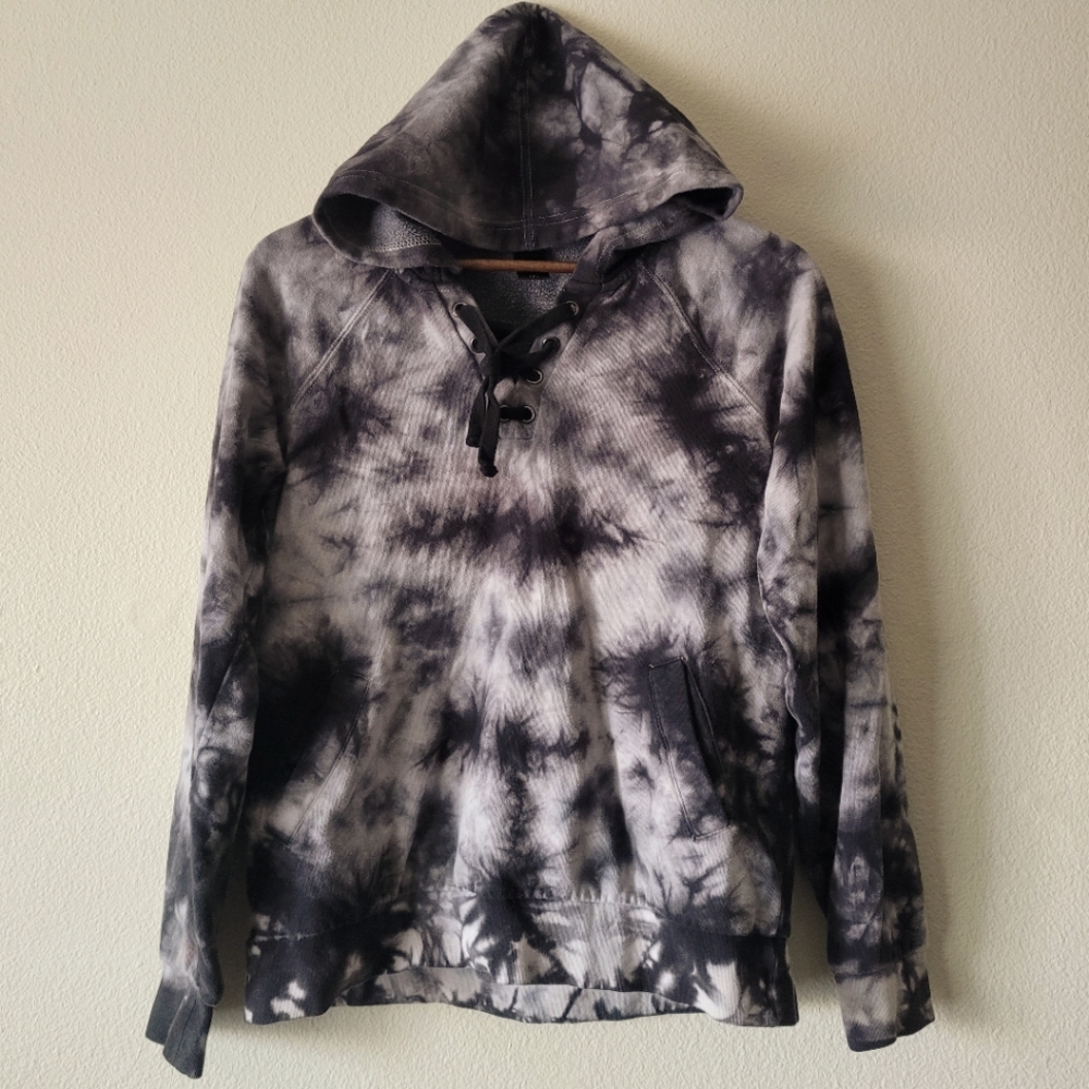 🖤Hot Topic Tie-dye Lace-up Hoodie
